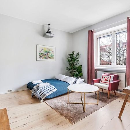 Апартаменты Wehost Modern Kitchen Studio With Bright Colours Хельсинки Экстерьер фото